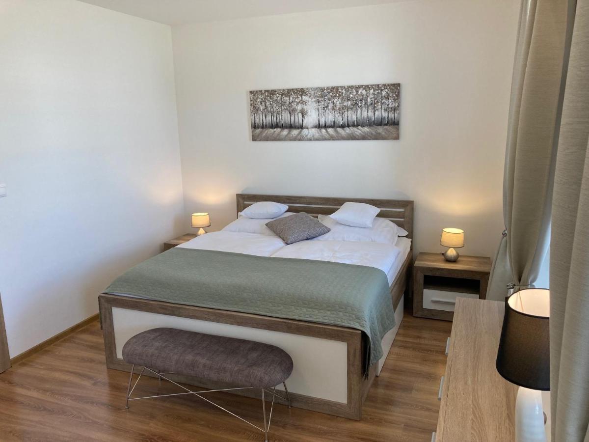 Apartmany Rubin Nesvady Экстерьер фото