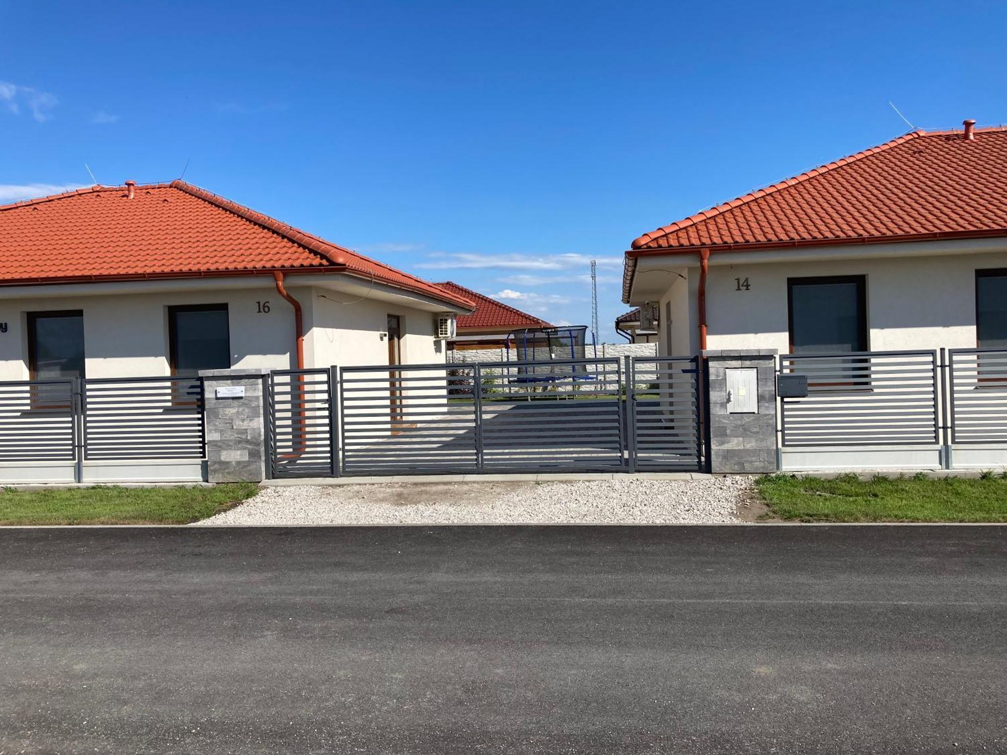Apartmany Rubin Nesvady Экстерьер фото