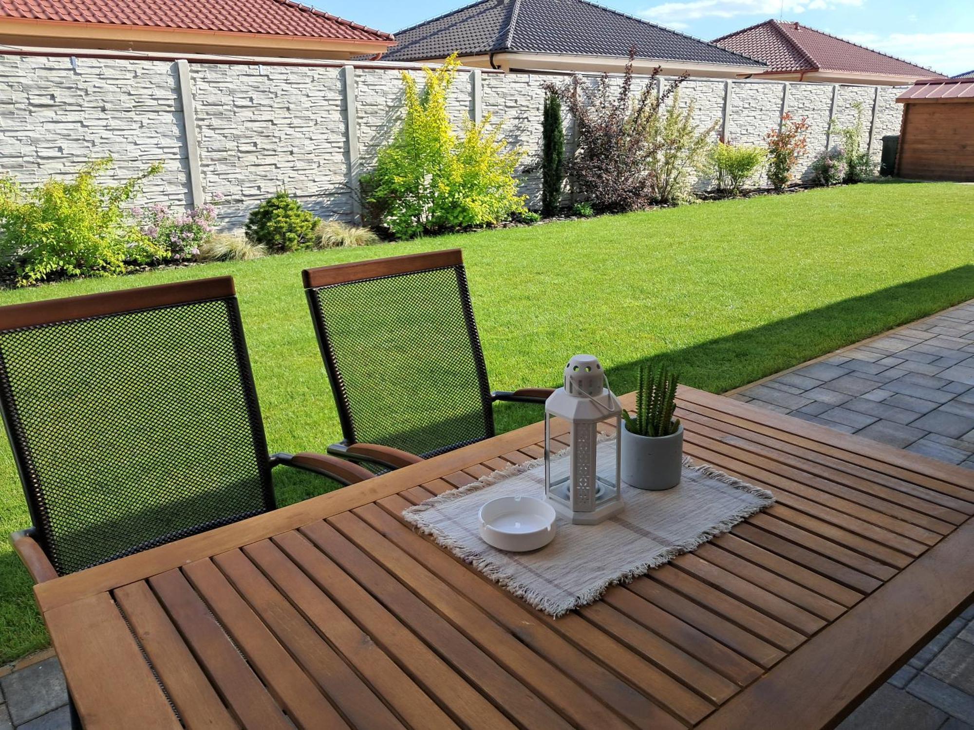 Apartmany Rubin Nesvady Экстерьер фото